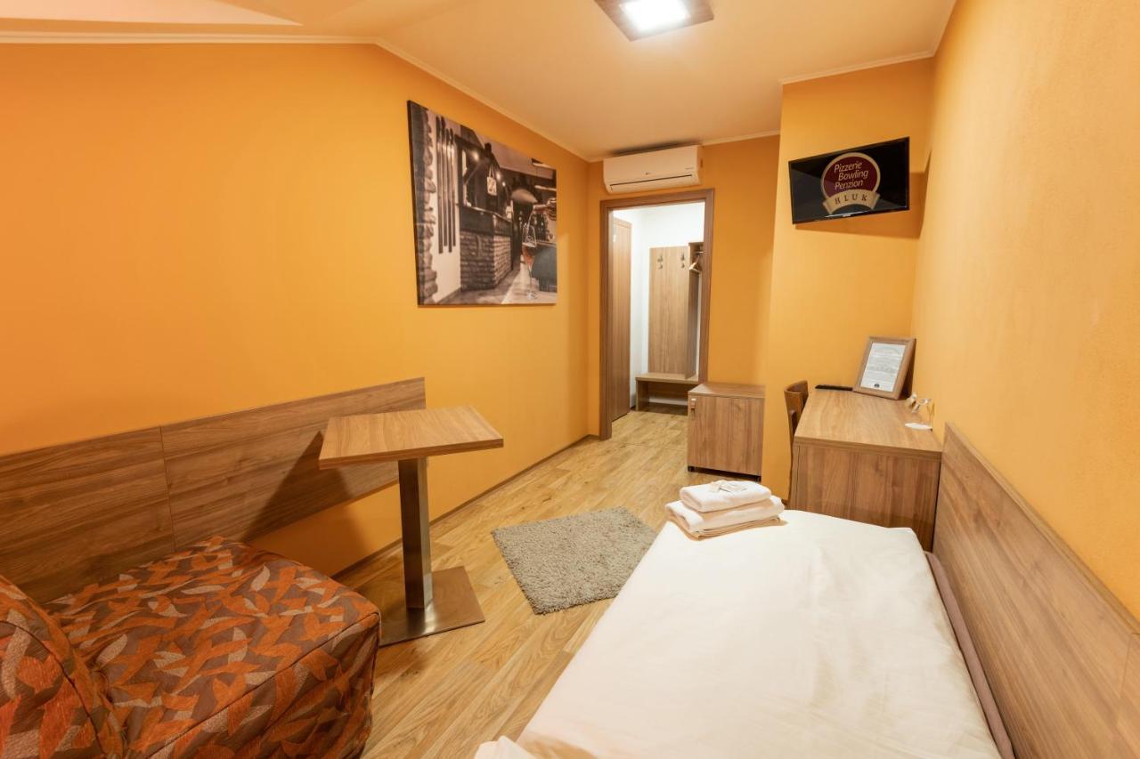 Penzion Hluk Buitenkant foto